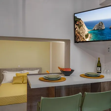 Andy's & Hari's Elegant Town Apartment *